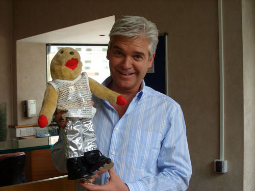 The Original Fans of Phillip Schofield @Schofe united together :) - run by @Webkin1979