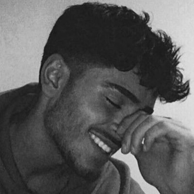 sjz012's profile picture. 