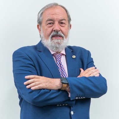 Pediatra presidente del @RICOMSevilla. Defensor de LA BUENA MEDICINA. Lucharé siempre por la UNIÓN de todos los médicos.