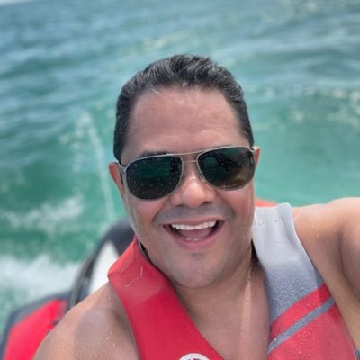 darwin_morales's profile picture. 