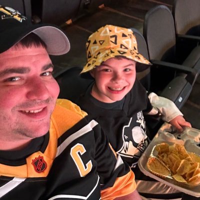 Pittsburgh Penguins fan. Card and Memoribila Collecter