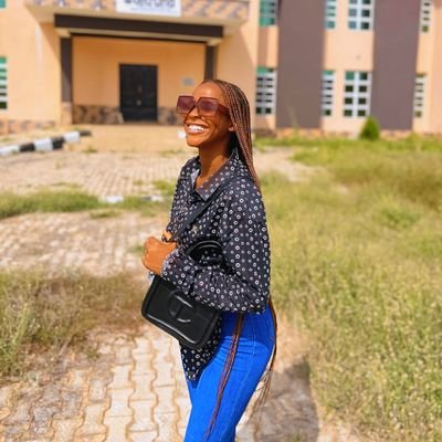 Sharing what my eyes appreciate📸
photography🖼️
modeling🦋