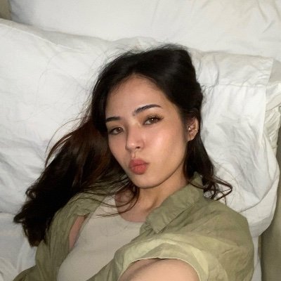 LyzettZulueta's profile picture. 