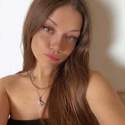 florineqnt's profile picture. insta: florineqnt