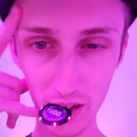 close-up magician (@boolassisted) 's Twitter Profile