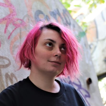 Petit.e humain.e LGBT+ , féministe qui vit d'amour et de jeux vidéo

1312