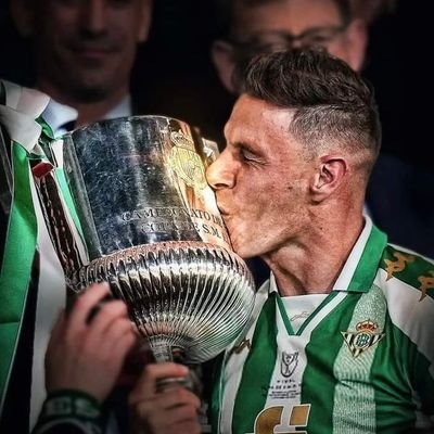 La bio que usted desea leer no esta disponible en este momento por favor inténtelo mas tarde...