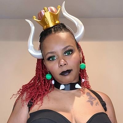 Welcome! I'm Erin aka Queen E 👸🏾❤ Cosplayer
DM for collabs, questions, and suggestions