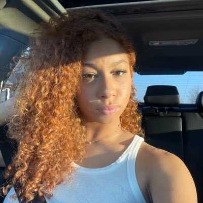 _laur3n___'s profile picture. 🌱.  Ig- _.laur3ncolb3rt._