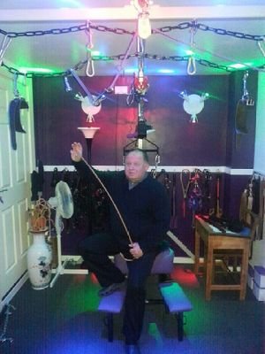 Lord David of Swindon Wiltshire. welcome my magic world of adult spanking https://t.co/MsQ5mCH9LS  master 

tel 07850 281650  for appointment and more information