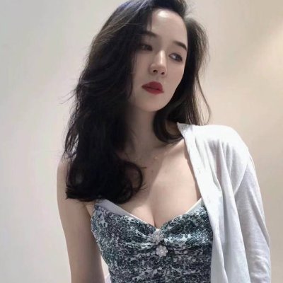The most suitable emotion is never to torture each other in the name of love, but to accompany each other and become the sunshine on the opposite side.