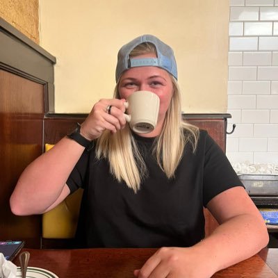 AmandaMoo90's profile picture. 🏳️‍🌈🇬🇧