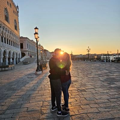 DJRandol's profile picture. Married, kids