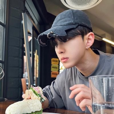 thread of my aus;
https://t.co/9WIKunoCdI
tiktok: @/febbwrites