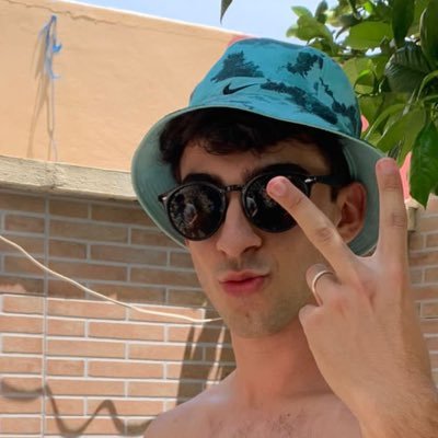 aleetreny's profile picture. mamarracho internauta juvenocrático