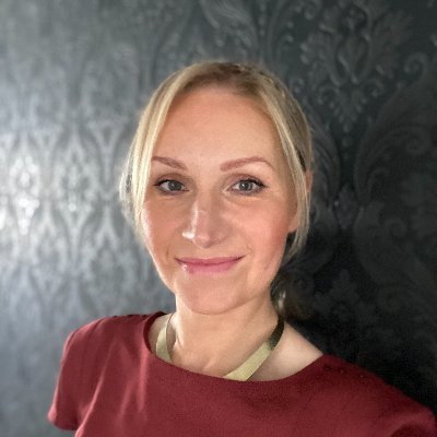 Eileen is a psychologist who has expertise working in practice and research within the area of health improvement, mental health, and wellbeing.