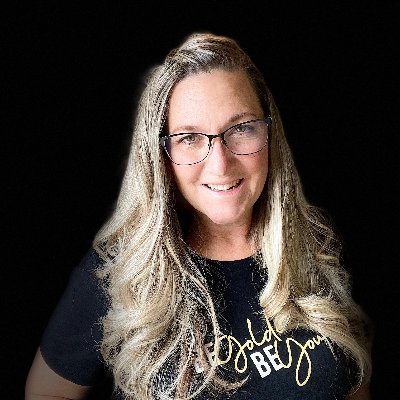 TRealestateaz's profile picture. Passionate about real estate, making connections, and opening doors to new opportunities. I love community and care about my family and building relationships.