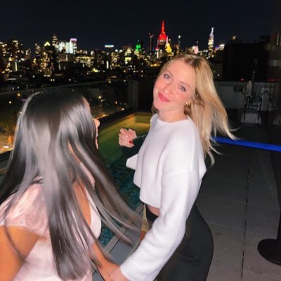 _lil_julzi_vert's profile picture. 