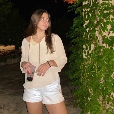 martinafhs's profile picture. q te creus q te crec? 𓆉