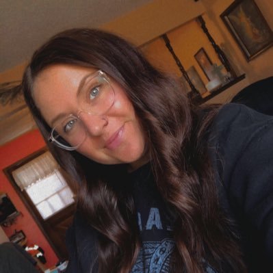 Em_Nagel's profile picture. 