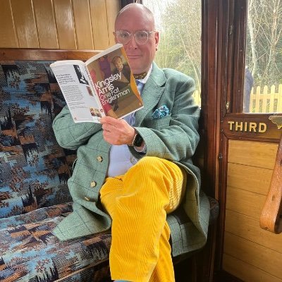 PP of @SJohns7oaks, CoG @stjohns7oaks Treasurer and Trustee @sscholycross Trains, Opera, Roses, and the Oxford comma. No cliches!