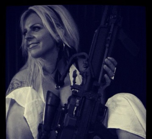 machinegunbebe's profile picture. Loves guns, wine, meat, cigarettes, horses & dogs Las Vegas Machine Gun rental 702-354-9070! ❤️