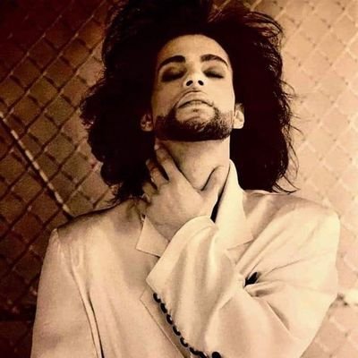 sara35180's profile picture. Politics and Sociology BA Hons student     J4T97 ♥️   💜☔PRINCE☔💜