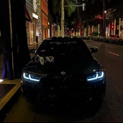 DevChams's profile picture. 