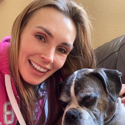 Kate83761922277's profile picture. Always be looking forward. “You can never plan the future by the past.”   I love when I smile always.