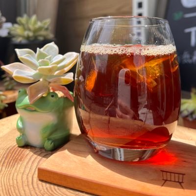 珈琲屋であり、料理人であり、日本酒の人/カエル愛好家🐸/エアプランツ愛好家🌱/hello shared coffee roasters 運営/J.S.A.SAKE DIPLOMA/調理師/東中通で小さく店舗運営中/