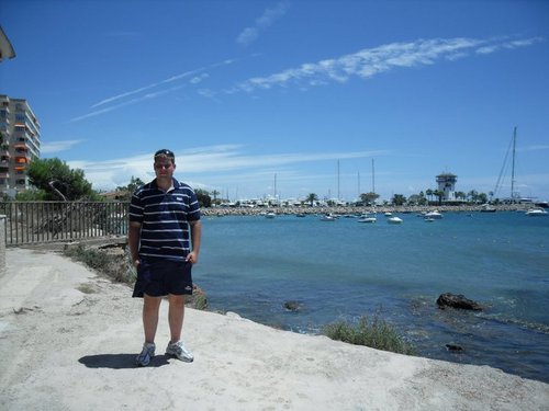 Askew91's profile picture. Senior Groundsman @FACCC_Cricket & @rocks1883 Ex Groundsman at Portsmouth FC and Sussex County Cricket Club. Goalkeeping Coach @LittlehamptonFC Views are my own