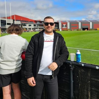 andrewsnitch's profile picture. Essendon FC Liverpool FC. 

Those who spare the wolf, sacrifice the sheep.