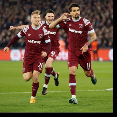 ZaynafamilyMary's profile picture. Animals, Gin & West Ham Utd⚒