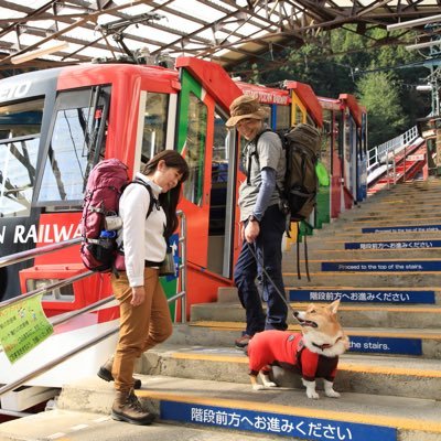 コーギーのやまちゃんと夫と暮らしてます𖤣𖤥𖠿𖤣𖤥hutte山と麦のひと