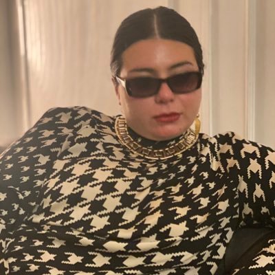 PolMoreno's profile picture. no vivo aquí y vengo cada qué hay una tragedia o algo.