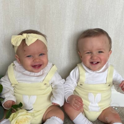 Instagram @frankieessex87 @littlelovetwins