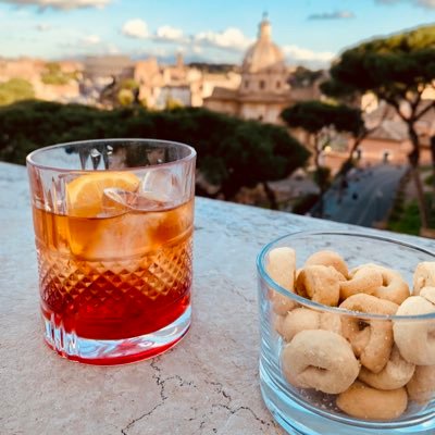 Former Producer @RadioTABAus Breakfast Show Passionate for the world game & local football..precocious without being flamboyant & love a good cardigan & negroni