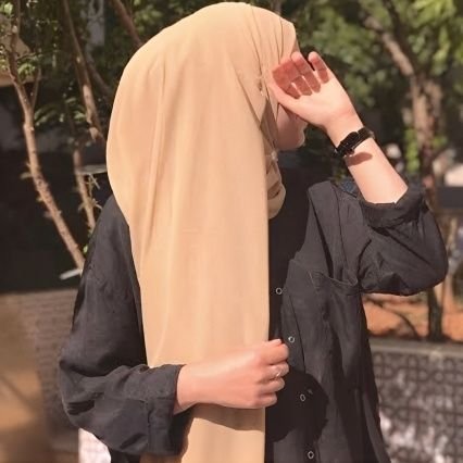 brightlikeamoon's profile picture. Linguist│Content writer│Introvert│Lover of languages, books, cats and nature│Getting lost in my thoughts is my favorite pastime.