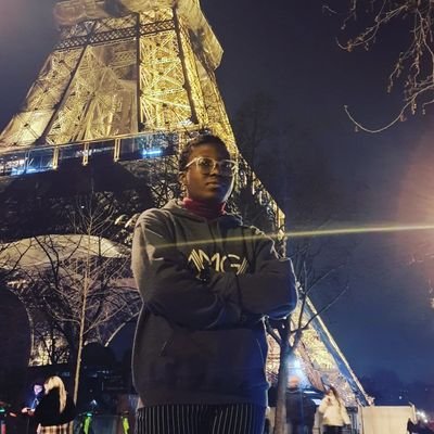 Handmade Handmaid of the Almighty 🙇🏾♀️ • Artist 🎨 • (Nano)Robotics (PhD_-_-_) 🦾 • Ma vie est l’art… 🖌️