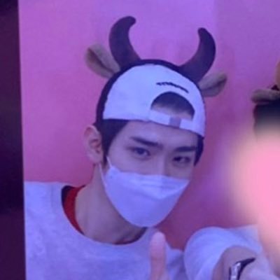 matchuws's profile picture. ✂️ #ZB1 : ꒰ *she/her* ꒱ the smallest feline is a masterpiece. under the dazzling celestial azure.