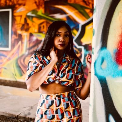 mommy, lover, friend. ||Romans 8:28|| cogito, ergo sum! OWNER and creator of The Oil & The Juice, LLC and nonprofit