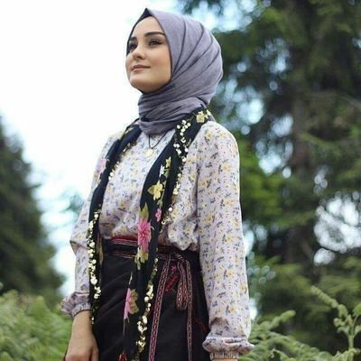 🇩🇿بنت الجزائر🇩🇿فلسفة عامه📚 بعد الكذبة الاولى كل الحقيقة شك..
فلَسْـ𓂆ـطِين في القلـ♡ـب🇵🇸
#قالو_ناس_زمان،
@bachـ_imane369