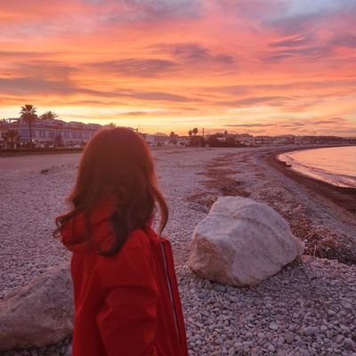 El meu cor es d'Alcoi.
La corrupción da asco. Los corruptos, más.
Arbeit kann warten, Leben nicht.