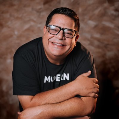 Cineasta, Autor, Roteirista, Ator, Diretor, Produtor d Eventos, Produção de Comerciais para TV, Locutor de FM, Investigador Criminal Forense na Estácio