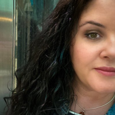 natpersoglio's profile picture. Head full of magic 🪄📝 Writing & photography