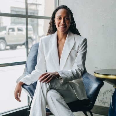 Shifting paradigms. Early-stage venture investor @CapitalizeVC. Black & Latinx diversity in tech. 1x Founder. Undergrad @Stanford. Bschool @ColumbiaMBA.