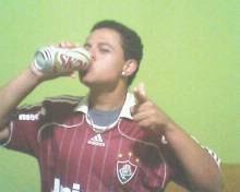 eu ha podia falar muitas coisas boas de mim,mas tipo sei la cada um tem sua opinião, ;) qé saber qm eu sou? basta me conheçer melhor ai fica ha seu critério,,,,