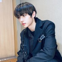 aj (@rockstarpsh) 's Twitter Profile