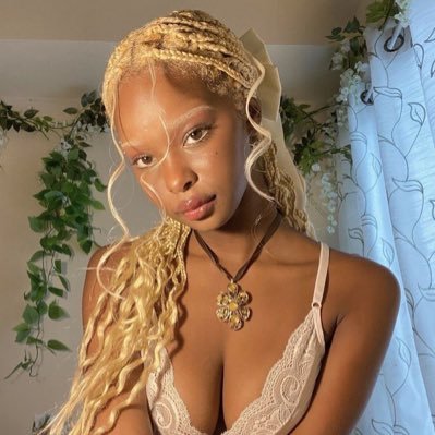 my soul’s is too lit to give a shit 🐉. live life a little!! it’s better an Oops then a what if……❄️🍃#multistan #multistanstruggle😩