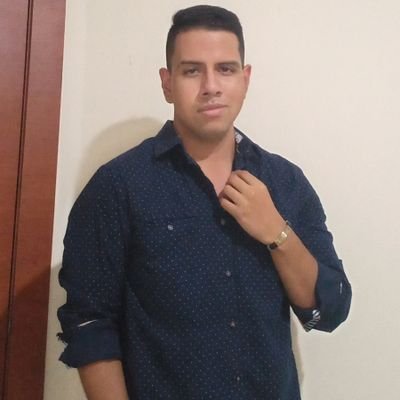 Dios
mi Familia
UG Comunicacion🎙
Futuro periodista deportivo⚽️